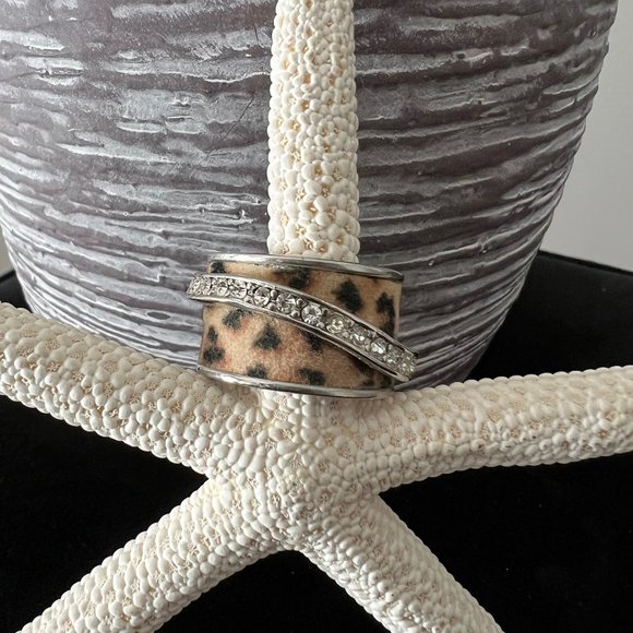 Leopard print with stone wrap ring - Picture 1 of 3